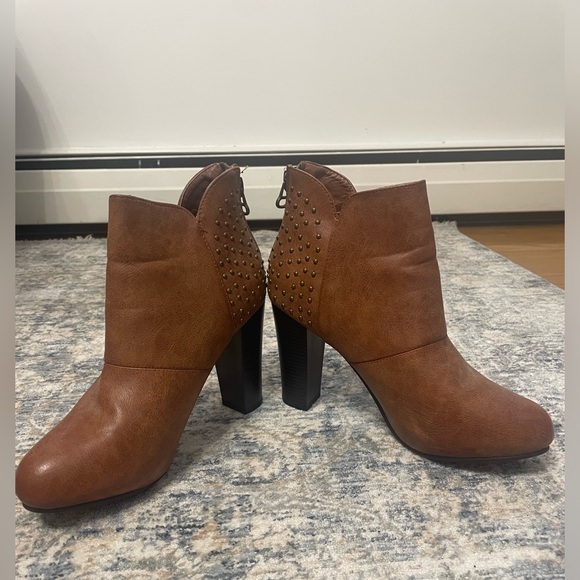 Brown studded booties - Picture 4 of 5